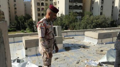 قوة عسكرية ترمم مدرسة داخل المنطقة الخضراء سقط عليها صاروخ قبل أيام 3 IMG 20220119 WA0062 1