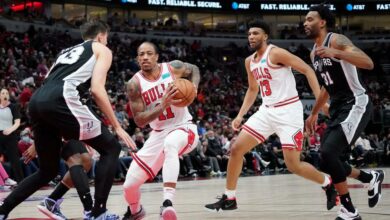 الدوري الامريكي للمحترفين.. ديروزان يقود بولز للفوز على سبيرز 4 4153525 2022 02 15T020314Z 1442695920 MT1USATODAY17685890 RTRMADP 3 NBA SAN ANTONIO SPURS AT CHICAGO BULLS