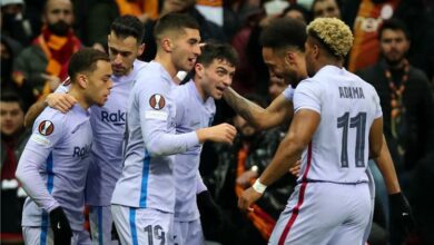 قبل الكلاسيكو.. برشلونة يعلن إصابة لاعبه 5 large 9 1