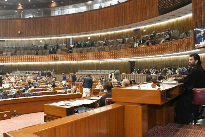 الرئيس الباكستاني يحل البرلمان 1 IMG 20220403 122155 762