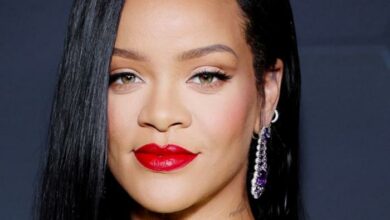 135 144729 rihanna planning move barbados raise 700x400