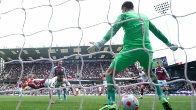 192 151948 mike jackson premierleague burnley 700x400