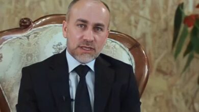 B0A95B49 683C 4773 9F17 2FE3904368AD