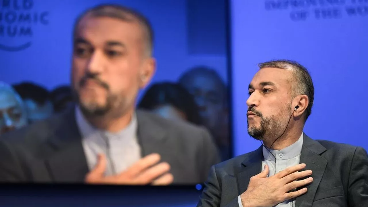 وزير الخارجية الإيراني: ندعو الولايات المتحدة إلى التحلي بالواقعية والتخلي عن جنون العقوبات 1