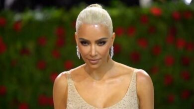 127 141152 kim kardashian marilyn monroe gown poor condition 700x400