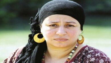 بـ3 كلمات.. مخرج مصري يطالب عبلة كامل بالعودة للتمثيل (فيديو) 8 127 153946 director amr salama asks abla kamel 700x400