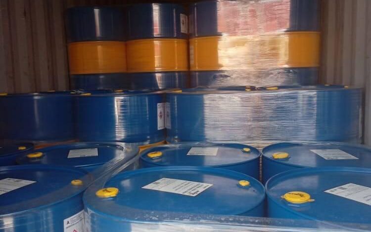 ضبط حاويتين تحتوي مواد كيمياوية خطرة مخالفة لشروط في منفذ ميناء أم قصر الاوسط 7 7676A40F 573A 4E5D A639 F9742C8B8DE3