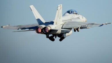 مقتل طيار جراء تحطم مقاتلة للبحرية الأمريكية في كاليفورنيا 4 FF7FF103 007B 417C B454 5A1CEC6D9DAA