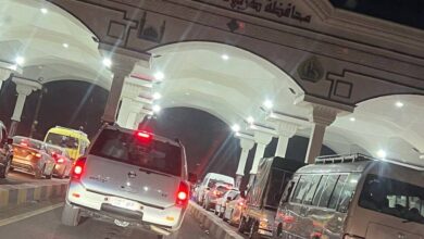 المتظاهرون يغلقون البوابة الرئيسية لمبنى محافظة كربلاء 6 14CBE070 590B 4775 9B00 104F276B1B2C