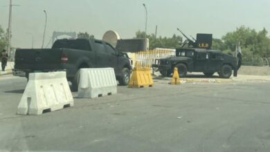 مع بقاء الانتشار العسكري.. رفع الكتل الكونكريتية من امام الجسر المعلق (صور) 5 62BDB064 873B 4BF6 98BA 9499B1A6A205