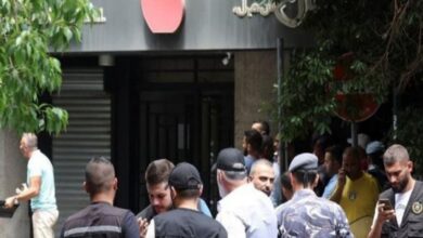 انتهاء عملية احتجاز الرهائن في أحد المصارف اللبنانية 5 Screenshot ٢٠٢٢٠٨١١ ١٩٥٤٣٢ INA News