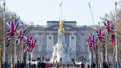 تنكيس الأعلام في قصر باكنغهام بعد وفاة ملكة بريطانيا إليزابيث الثانية 4 28ED8BEF 5ECA 42F5 89EB 950B096EBC51