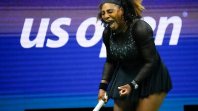 98 084305 serena williams crashes out us open 2