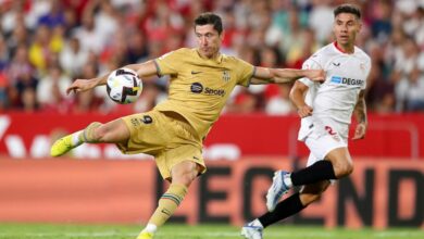 هدف رائع بتوقيع ليفاندوفسكي في مباراة برشلونة ضد إشبيلية 4 leva