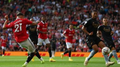 مانشستر يونايتد يحقق فوزاً مثيراً على آرسنال