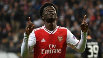 موقف آرسنال من تجديد عقد ساكا