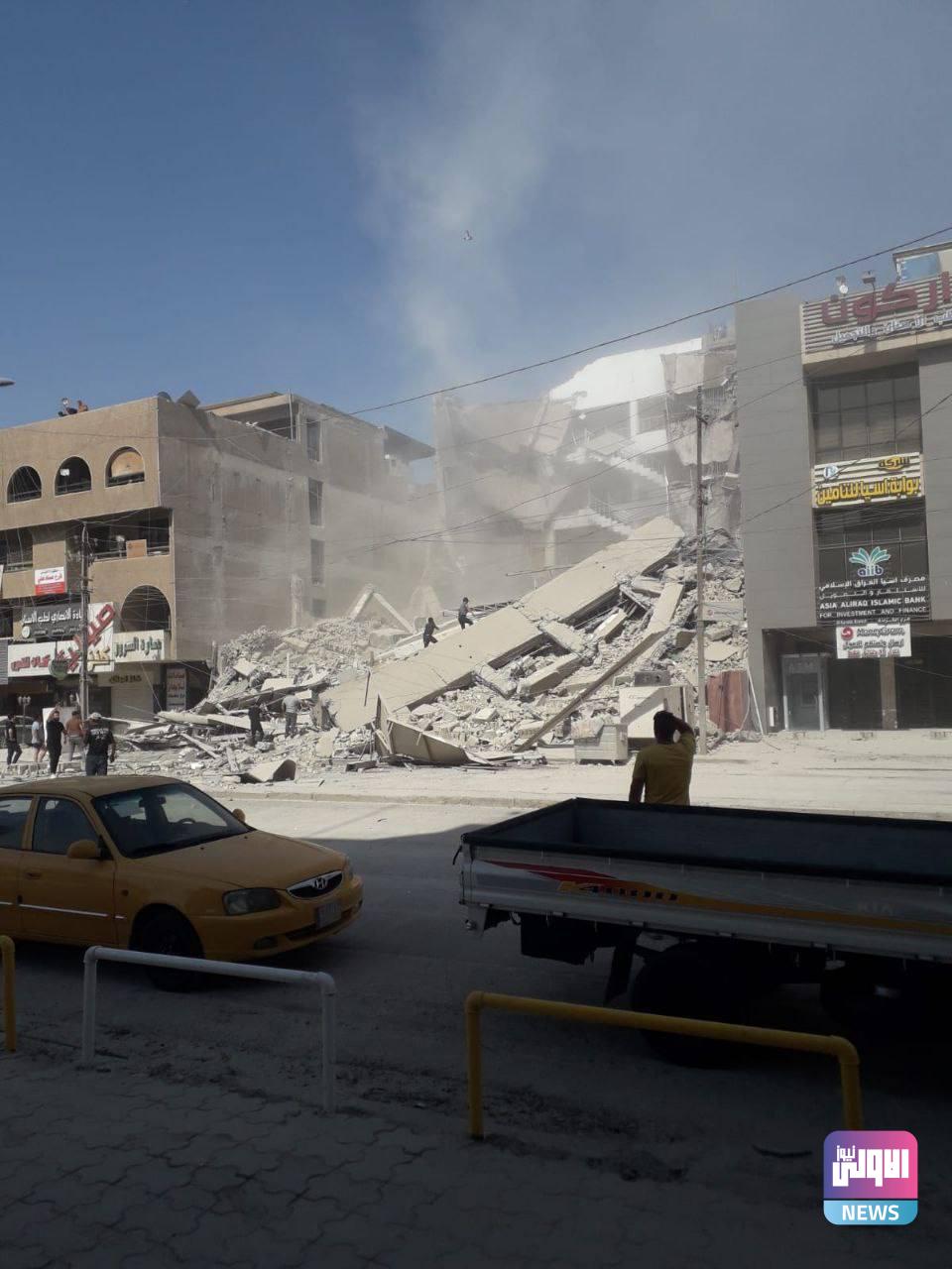 الدفاع المدني يعلن إنقاذ 13 شخصاً من داخل البناية المنهارة في الكرادة (صور) 5 IMG 20221001 103037 652