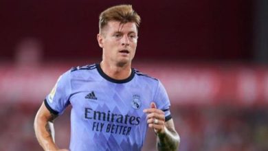 124 224035 toni kross retierd first red card 700x400