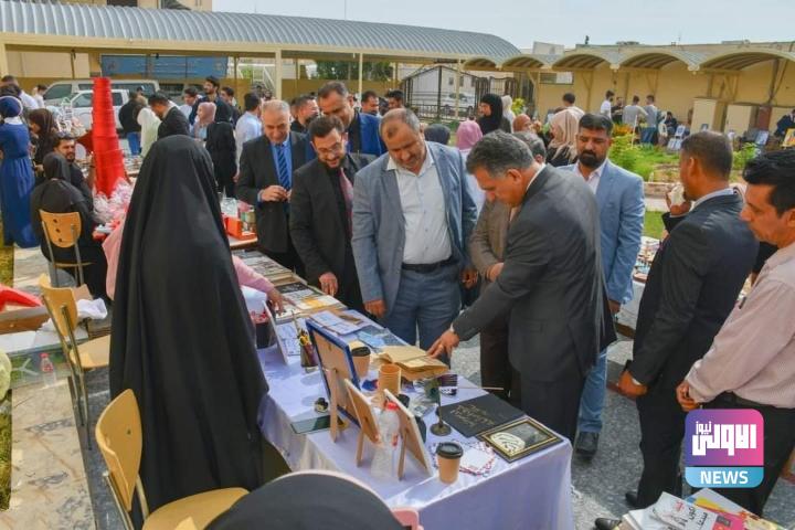 جامعة ميسان تقيم معرضاً للفنون التشكيلية في كلية الطب (صور) 9 IMG ٢٠٢٢١١١٨ ١٠٥٨٢٩