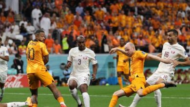هولندا تفوز على قطر وتتأهل متصدرة للمجموعة الأولى 3 هولندا تهزم قطر وتتأهل متصدرة للمجموعة الأولى