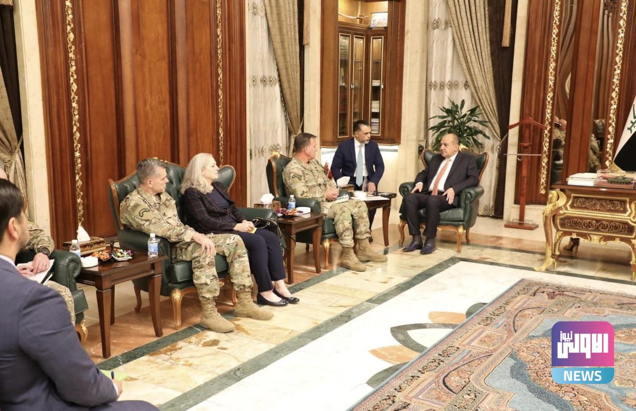 وزير الدفاع وقائد القيادة المركزية الأمريكية يبحثان التعاون في مجالي التدريب والتسليح 1 73648881 28B6 434B 8514 D6FEA959AC15