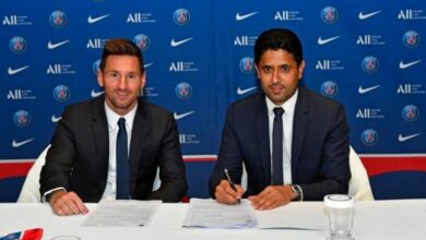 98 112525 psg messi contract meeting president 700x400