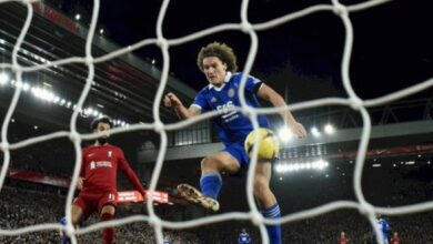 الصحافة الإنجليزية تنقلب على مدافع ليستر