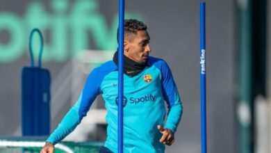 رافينيا ينتظم في تدريبات برشلونة بعد الأزمة التي واجهها