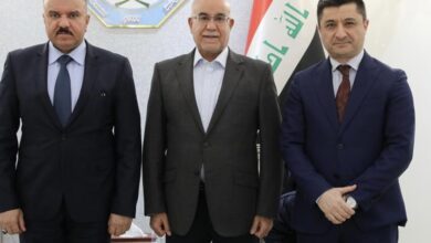 258B3C2B 17D2 443B 990E AFEF0BFD006C