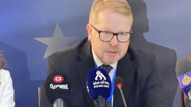 3F57CFC1 E64F 459C B25D A65F0B7DED9C