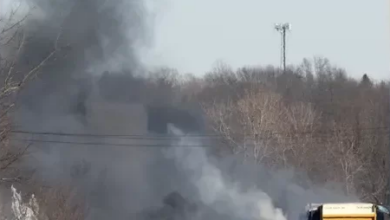 حريق هائل في ولاية أوهايو إثر خروج قطار عن مساره 3 IMG ٢٠٢٣٠٢٠٥ ٠٨٠٩٢٠