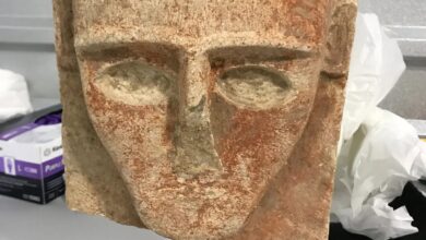 الولايات المتّحدة تعيد إلى عهدة السلطات اليمنية 77 قطعة أثرية منهوبة 6 IMG ٢٠٢٣٠٢٢٢ ٠٧٣٠٤٩