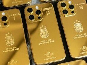 حقيقة هواتف ميسي الذهبية للاعبو المنتخب