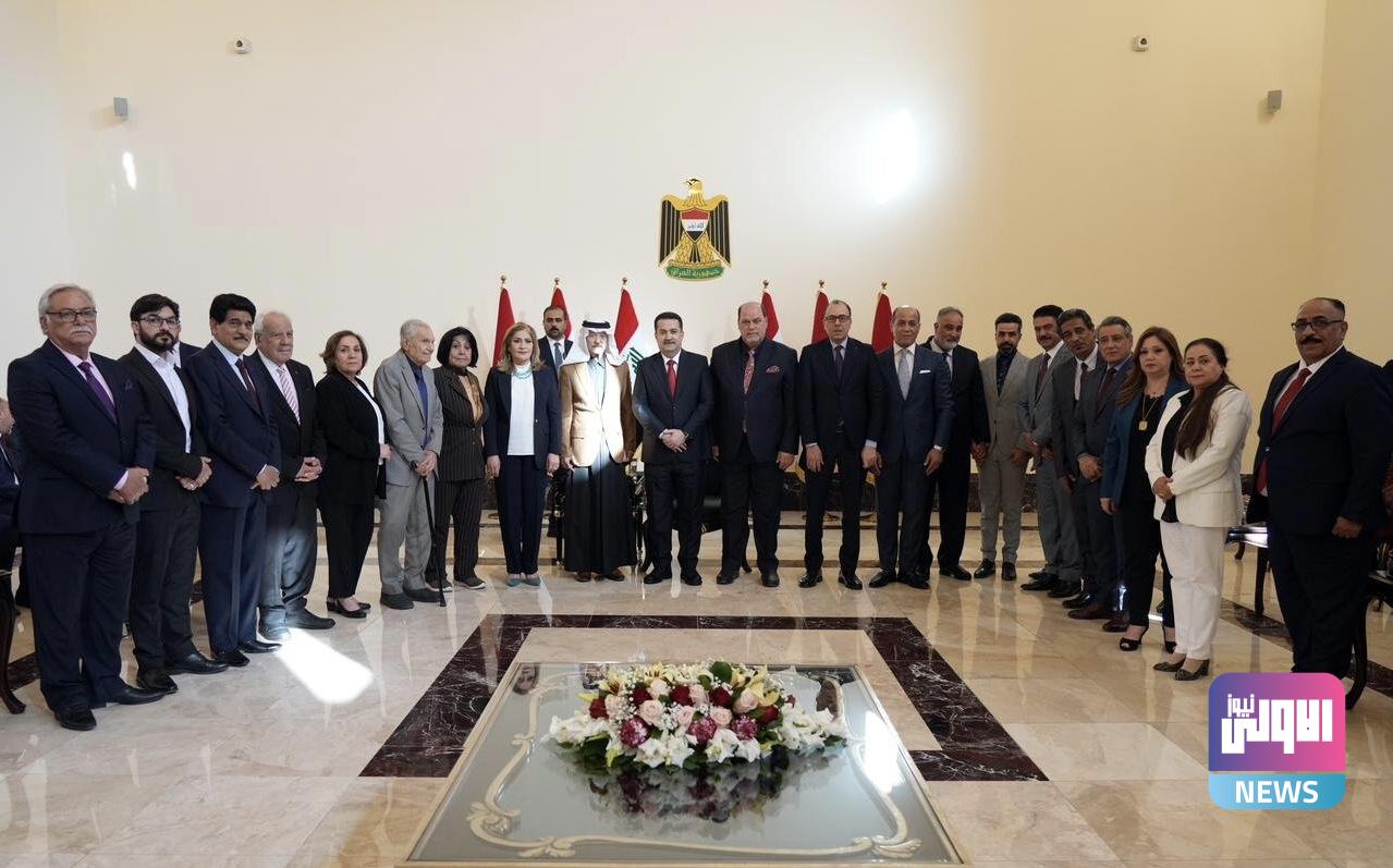 رئيس الوزراء يستقبل نخبة من الفنانين والرياضيين المهنئين بعيد الفطر 1 4DC31AD7 5182 4A1F B71C BF1CCB49B4B2