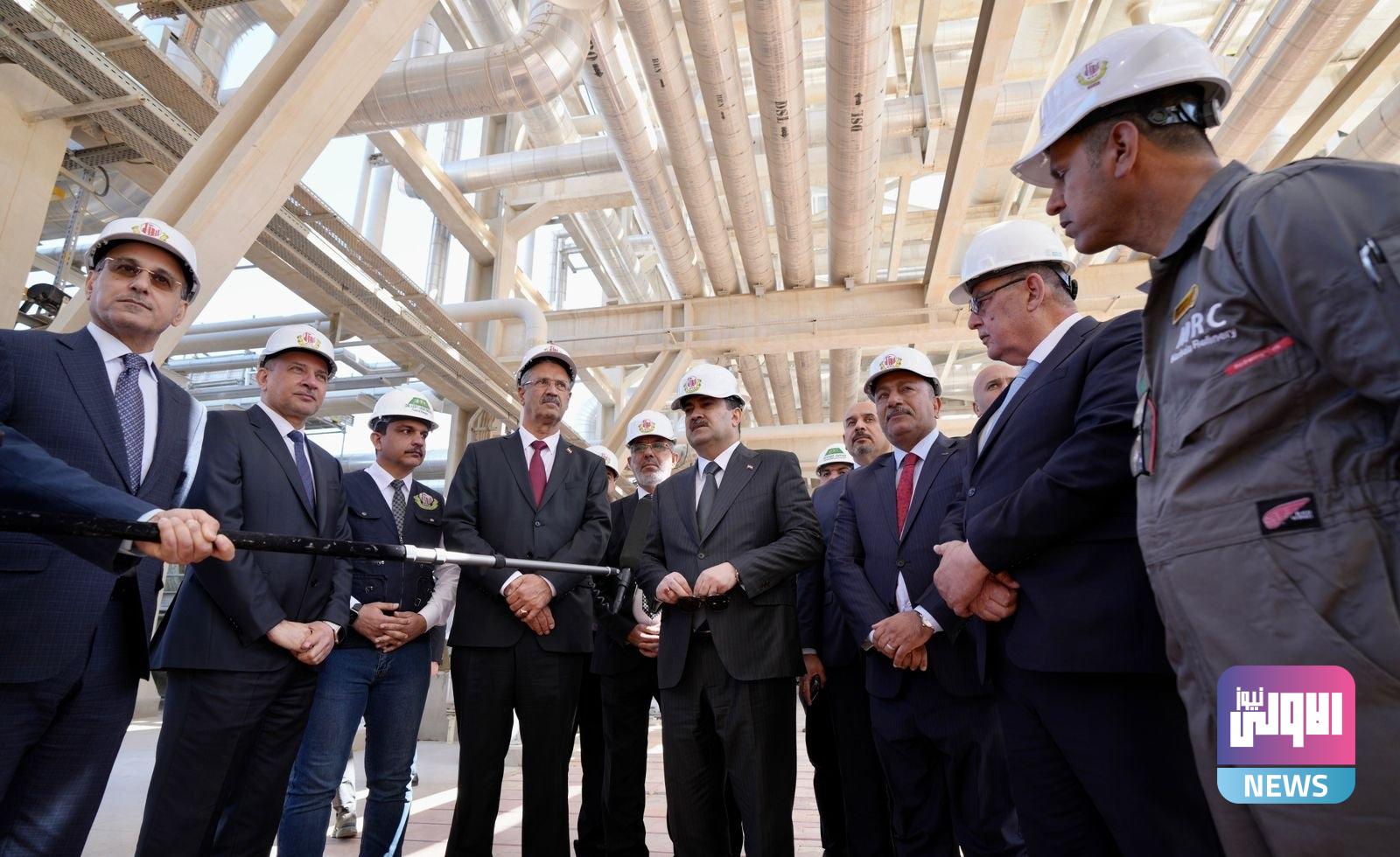 وزير النفط يعلن البدء بمرحلة الإنتاج التجاري في مصفى كربلاء الاستراتيجي 1 IMG ٢٠٢٣٠٤٠١ ١٥٠٨٤٣