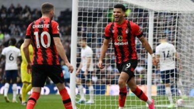 بورنموث يخطف فوزاً قاتلاً من توتنهام