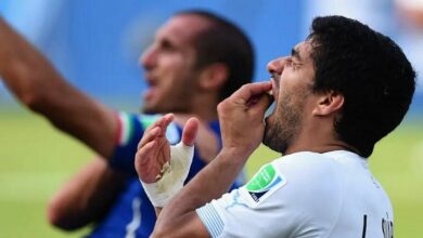 138 125919 aissa mendy luis suarez bite liga 700x400