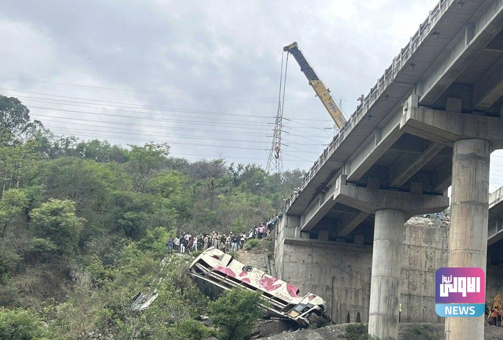 مصرع 10 أشخاص وإصابة 55 بانقلاب حافلة في الهند 1 IMG ٢٠٢٣٠٥٣٠ ١٤٢٤٢٤