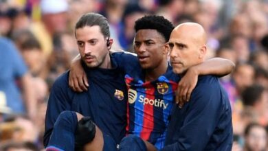 إصابة قوية تضرب لاعب برشلونة