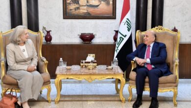 وزير الخارجية والسفيرة الأمريكية يبحثان مجمل العلاقات الثنائية بين البلدين 6 IMG 7570