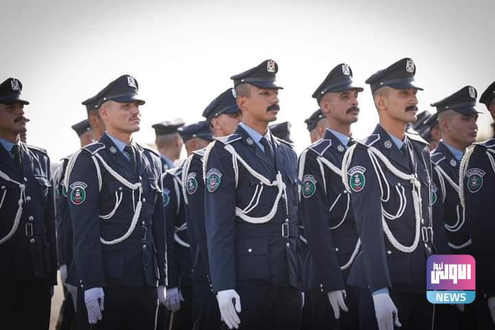 رئيس الوزراء يحضر حفل تخرج الدورة (28) للمعهد العالي والدورة (53) التأهيلية للضباط (صور) 15 FB IMG 1696062671326