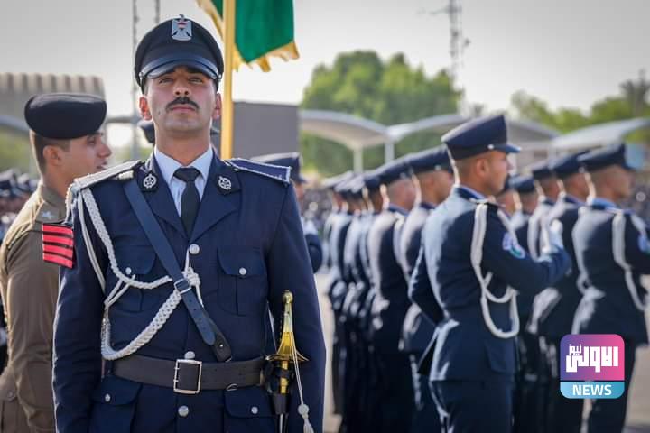 رئيس الوزراء يحضر حفل تخرج الدورة (28) للمعهد العالي والدورة (53) التأهيلية للضباط (صور) 13 FB IMG 1696062676626