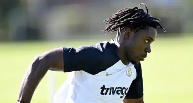 روميو لافيا يتعرض للإصابة 1 روميو لافيا يتعرض للإصابة.jpg