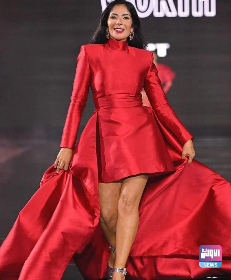 135 101406 mona zaki fashion week show 3