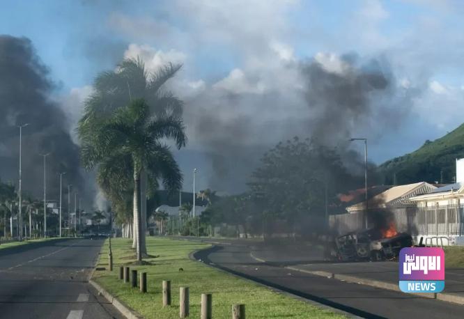 أستراليا ونيوزيلندا ترسلان طائرات إلى كاليدونيا الجديدة لإجلاء سياحهما العالقين بسبب الإضطرابات 1 Screenshot 2024 05 21 09 09 03 35 40deb401b9ffe8e1df2f1cc5ba480b12